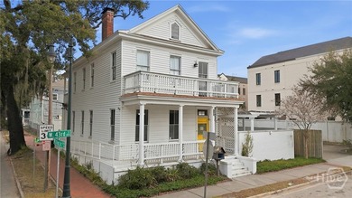 422 W 43rd Street offers a rare opportunity to acquire a TC-1 - photo 1