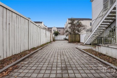 422 W 43rd Street offers a rare opportunity to acquire a TC-1 - photo 4