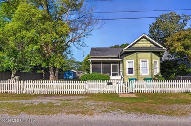 Charming 3 bedroom, 2 bath home. This property features original - photo 1