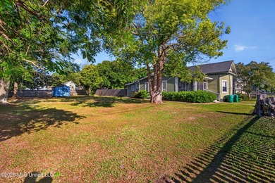 Charming 3 bedroom, 2 bath home. This property features original - photo 6
