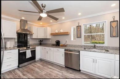 All furniture can convey with the property! Welcome to this - photo 11