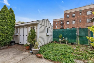 Move right into this beautifully renovated, pet-friendly - photo 14