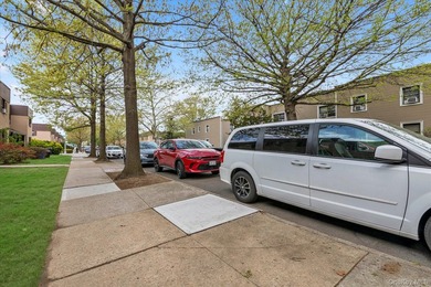 Move right into this beautifully renovated, pet-friendly - photo 15