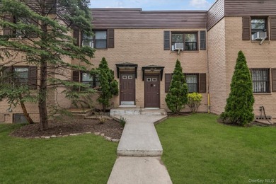 Move right into this beautifully renovated, pet-friendly - photo 16