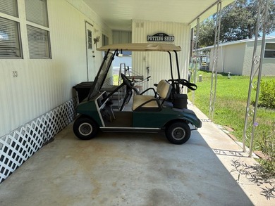 Beautifully kept, very clean mobile home has 2 bedrooms, 2 - photo 3