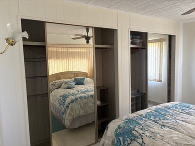 Beautifully kept, very clean mobile home has 2 bedrooms, 2 - photo 5