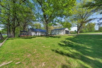 A TRULY RARE LAKEFRONT FIND! - photo 17