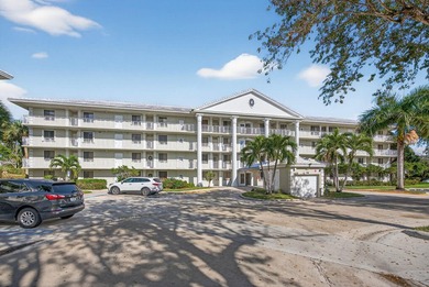 TOTALLY TURNKEY 4TH FLOOR PENTHOUSE, 2 BEDROOM/2 BATH CONDO WITH - photo 1