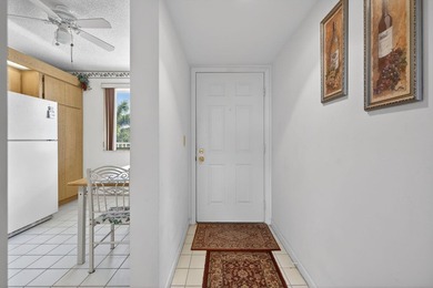 TOTALLY TURNKEY 4TH FLOOR PENTHOUSE, 2 BEDROOM/2 BATH CONDO WITH - photo 3