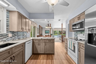 Updated brick 4-bedroom, 2.5-bathroom pool home on a cul-de-sac - photo 18