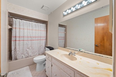 Updated brick 4-bedroom, 2.5-bathroom pool home on a cul-de-sac - photo 27