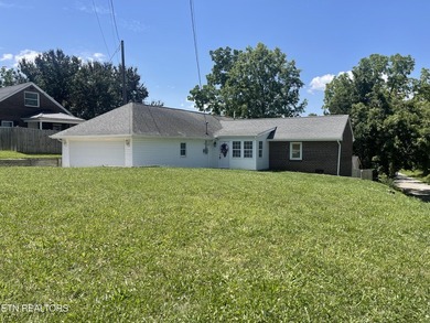 Move in ready and packed with updates! This well maintained 3 - photo 2
