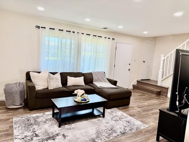 Move in ready well maintained 3 be 1.5 bathrooms with 1,156 - photo 3