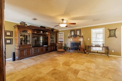 Lake Park living at its finest! This custom-built home truly - photo 5