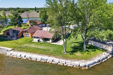 185' of frontage on Little Sturgeon Bay! Priced below appraised - photo 4