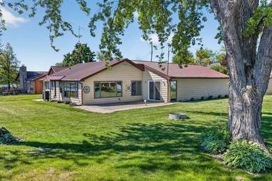 185' of frontage on Little Sturgeon Bay! Priced below appraised - photo 5