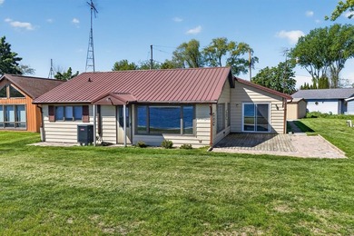 185' of frontage on Little Sturgeon Bay! Priced below appraised - photo 6