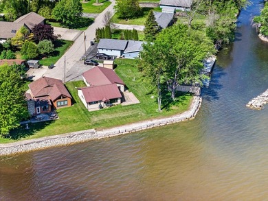 185' of frontage on Little Sturgeon Bay! Priced below appraised - photo 10