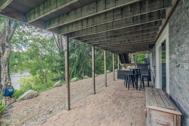 Imagine pulling into your own quiet retreat where stressful days - photo 8