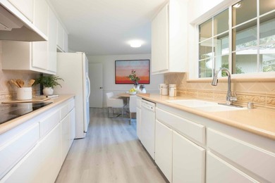 Set on a peaceful cul-de-sac, this inviting home pairs beautiful - photo 9