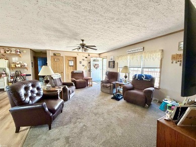 Lakefront beauty! This home has been well maintained and it - photo 11