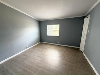 Charming with Golf Course Views! This 2/BD 2/BA home offers - photo 12