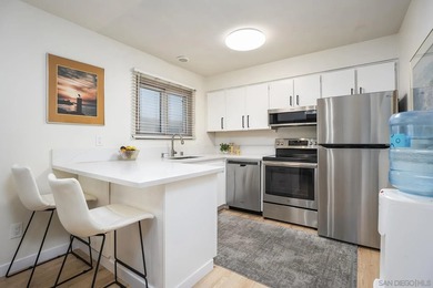 Beautifully Updated Point Loma Townhome in the Highly - photo 13