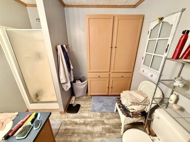 Lakefront beauty! This home has been well maintained and it - photo 16