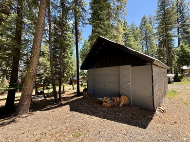 3 bedroom/2 bath home with peekaboo lake views await your - photo 17