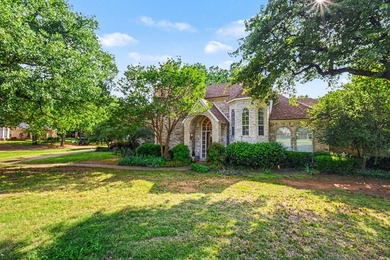 Exquisite luxury living awaits in this stunning estate nestled - photo 1