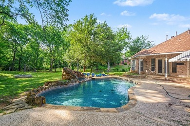 Exquisite luxury living awaits in this stunning estate nestled - photo 4