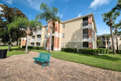 Lake Condo For Sale in Oviedo, Florida
