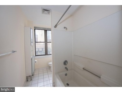 Rittenhouse Square Area Condo at 20th and Chestnut, 1 bed unit - photo 16