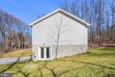 Welcome to 1442 Johnnycake Lane, Harpers Ferry, WV, where modern - photo 30