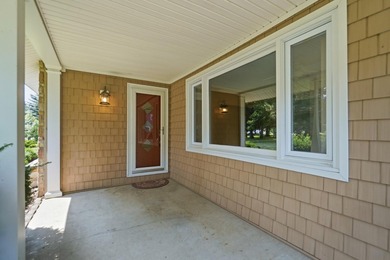 Welcome to 303 Harbor Drive in the highly sought-after Northwood - photo 7