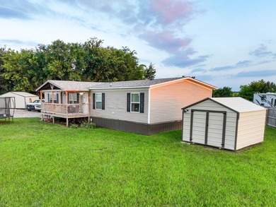 Welcome to ideal rural living and modern convenience with this - photo 4