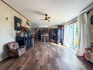 Welcome to ideal rural living and modern convenience with this - photo 9