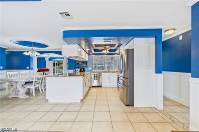 BOATER'S PARADISE WITH DIRECT GULF ACCESS! This beautifully - photo 15
