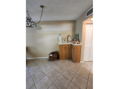 This spacious rentable immediately 1st-floor corner unit is now - photo 7
