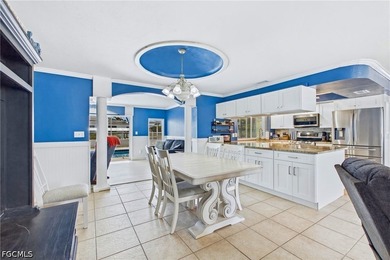 BOATER'S PARADISE WITH DIRECT GULF ACCESS! This beautifully - photo 18