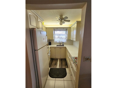 This spacious rentable immediately 1st-floor corner unit is now - photo 8