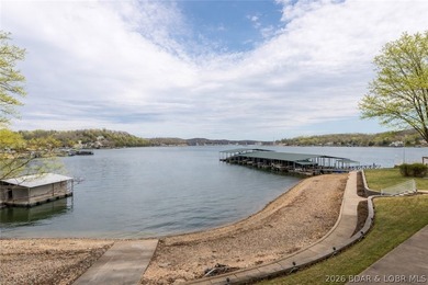 Welcome to effortless lake living in this small, private complex - photo 24