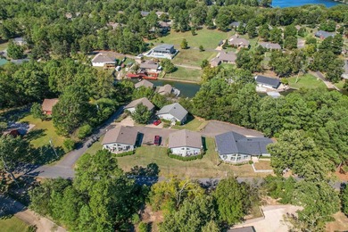 Beautiful 3-bedroom, 2-bath home overlooking Lake Hamilton with - photo 30