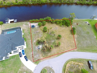The Crown Jewel of Waterfront Living. Discover the ultimate - photo 4