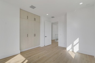 Experience modern luxury at its finest in this custom-built 4 - photo 46