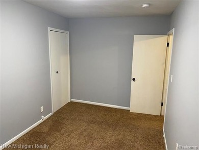 GREAT LOCATION----Well maintained and spacious ranch with - photo 11