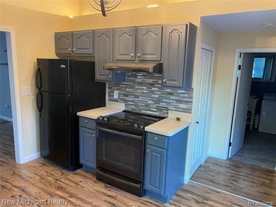 GREAT LOCATION----Well maintained and spacious ranch with - photo 13