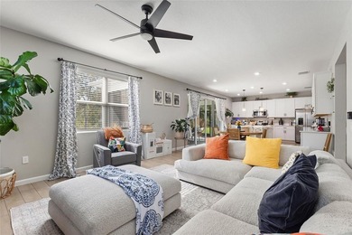 Welcome to your 5 bedroom, 3.5 bath home situated on a premium - photo 17