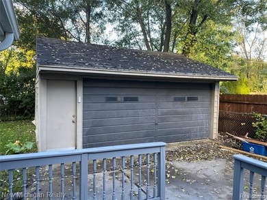 GREAT LOCATION----Well maintained and spacious ranch with - photo 19