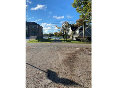 GREAT LOCATION----Well maintained and spacious ranch with - photo 24